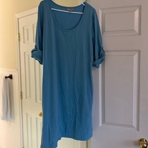 Beautiful J Jill Pima cotton dress with side button detail.